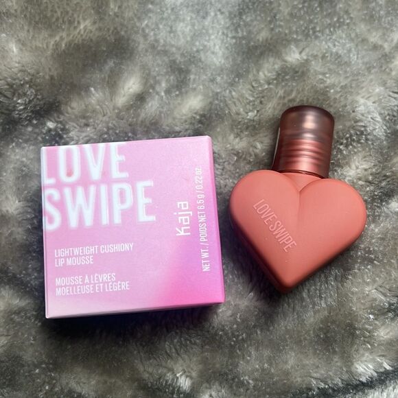 BNWT - KAJA LOVE SWIPE LIP MOUSSE - 03 EVERYGIRL - Picture 4 of 5